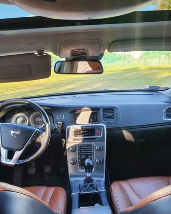 Volvo V60 cena 30500 przebieg: 230114, rok produkcji 2011 z Brodnica małe 232
